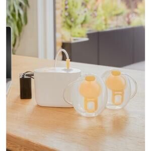 Kiinde Bottle System breast milk bags and keeper tray